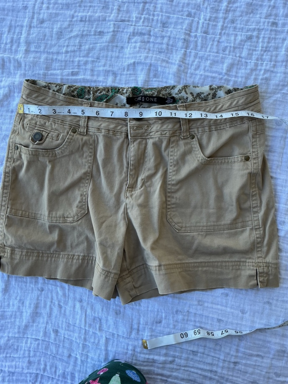 Women’s Tan Cargo Shorts - Classic Utility Style
